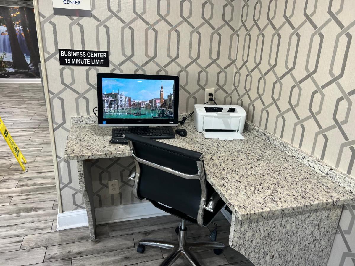 Clarion Pointe - Greensboro Coliseum Area Luaran gambar