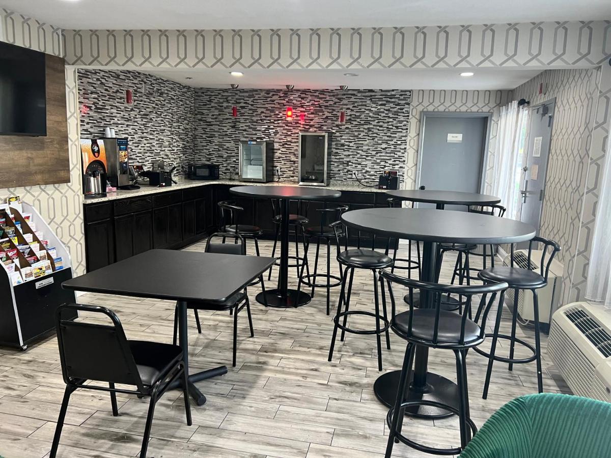Clarion Pointe - Greensboro Coliseum Area Luaran gambar