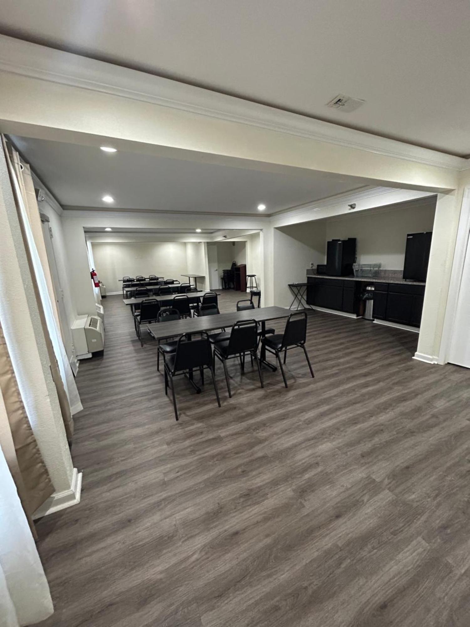 Clarion Pointe - Greensboro Coliseum Area Luaran gambar