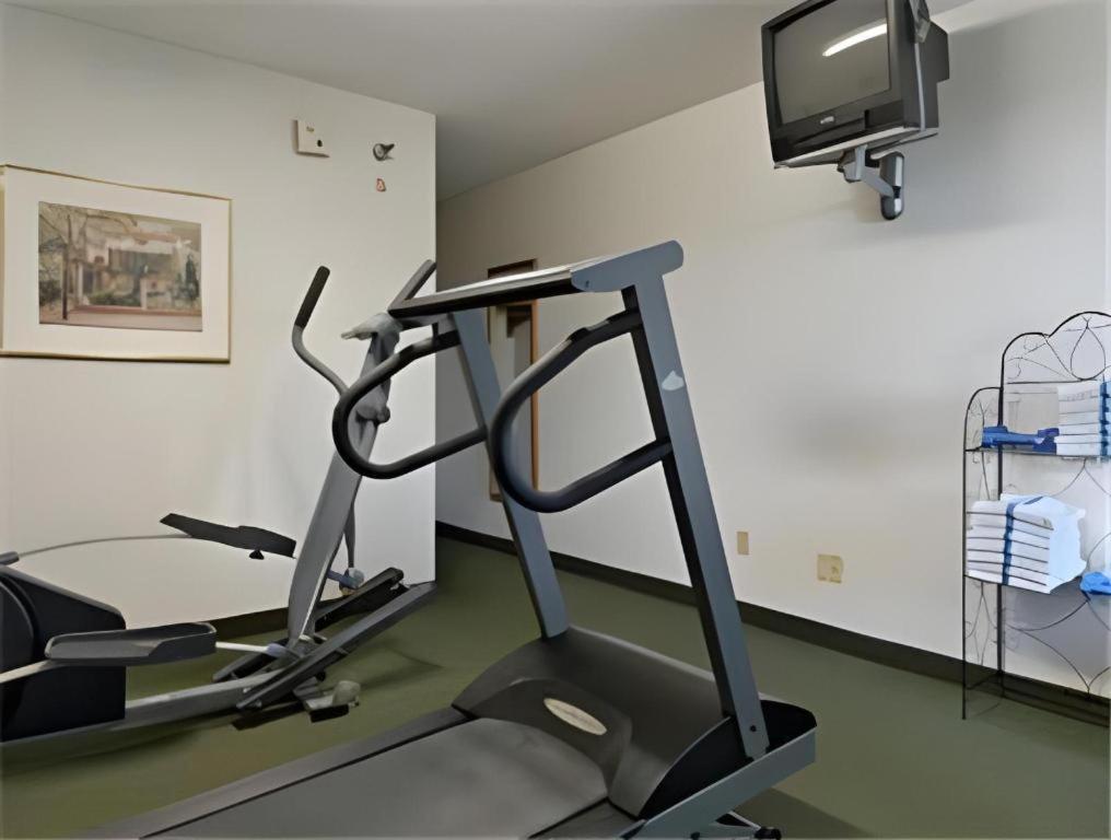 Clarion Pointe - Greensboro Coliseum Area Luaran gambar