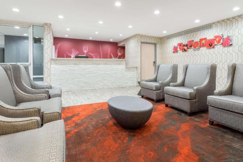 Clarion Pointe - Greensboro Coliseum Area Luaran gambar