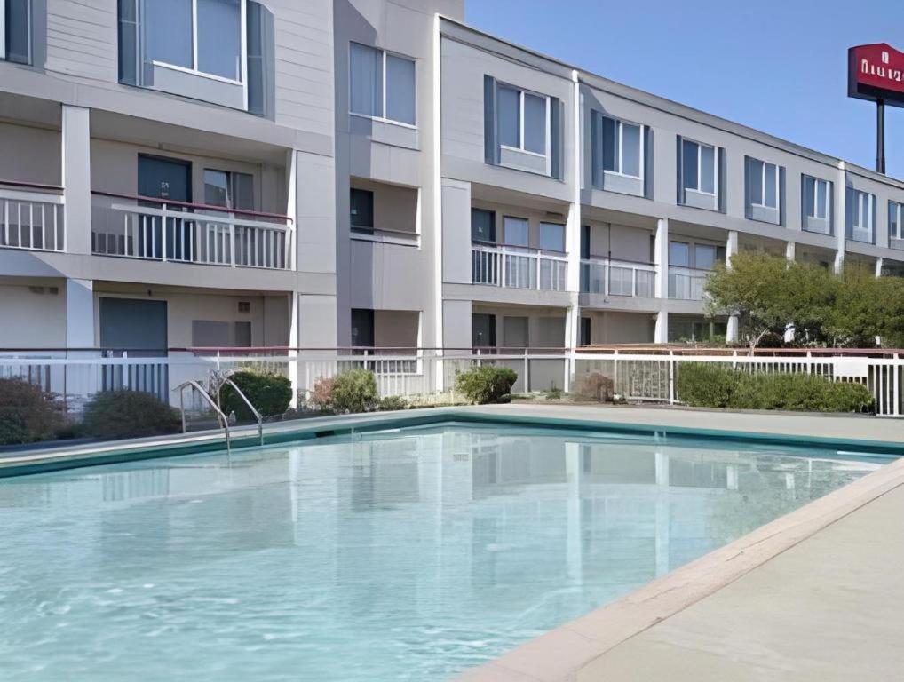 Clarion Pointe - Greensboro Coliseum Area Luaran gambar